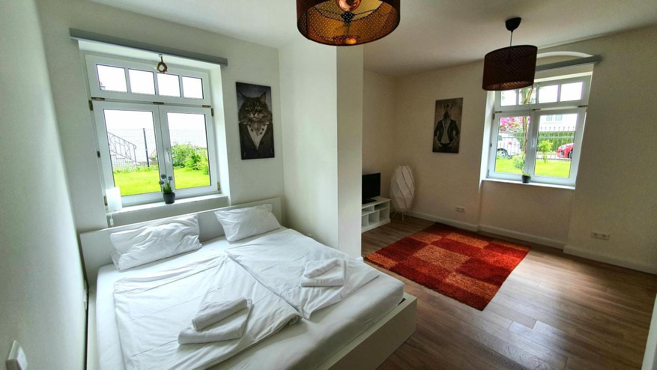 Pineapple Apartments Dresdner Heide Mit Garten Dresda Esterno foto